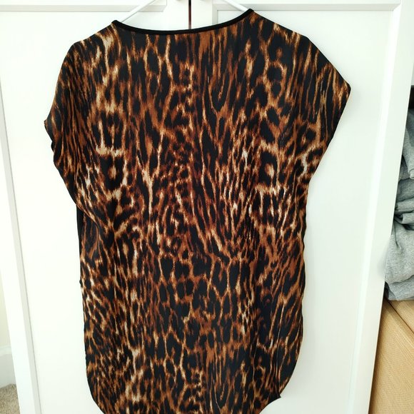 Chico's BLACK LABEL Animal Print Back Tee - Size 4/6 (S) - Picture 5 of 5